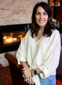 Nikki Peters - Broker